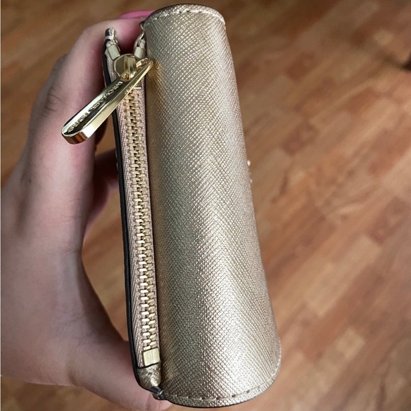 Michael Kors Metallic Gold wallet - Picture 7 of 9